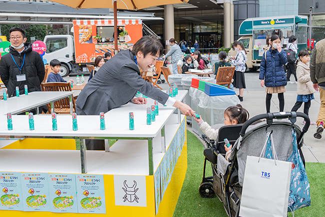 子どもたちが夢中で遊び・学ぶ「AKASAKA あそび！学び！フェスタ」の写真