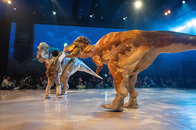 恐竜ライブショー「DINO SAFARI 2024（ディノサファリ2024）」体験レポートの写真