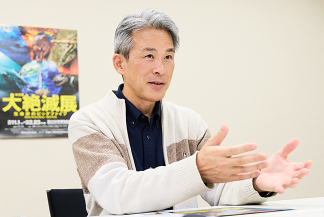 特別展「大絶滅展―生命史のビッグファイブ」矢部淳先生インタビュー写真