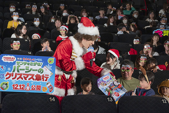 DAIGOさん、倉田瑛茉さんが登場した『映画 きかんしゃトーマス サンタをさがせ！パーシーのクリスマス急行』完成披露上映会レポートの写真