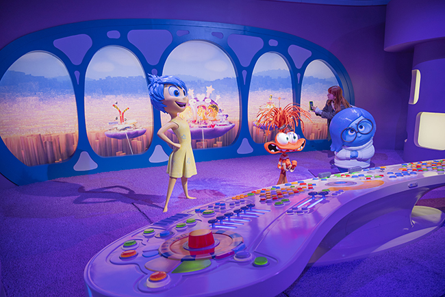 ピクサーの世界展（豊洲会場）の映画『インサイド・ヘッド』の部屋のライリーの頭の中の司令部