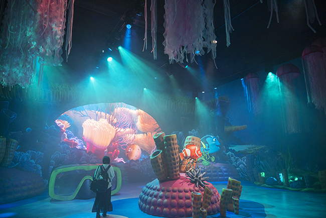 ピクサーの世界展（豊洲会場）の映画『ファインディング・ニモ』の部屋の全景