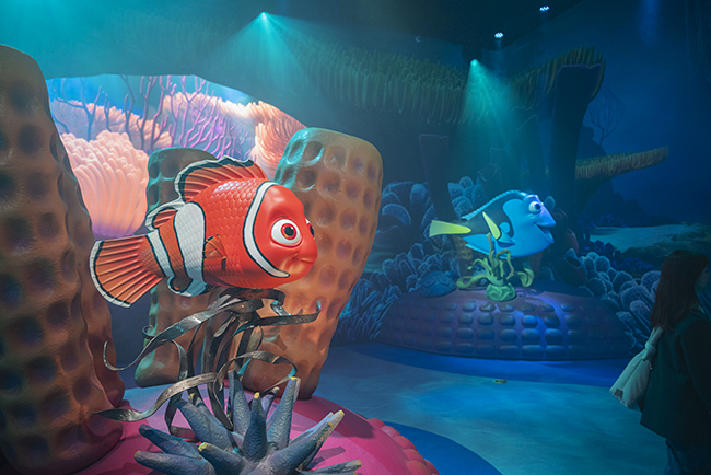ピクサーの世界展（豊洲会場）の映画『ファインディング・ニモ』の部屋のニモとドリー