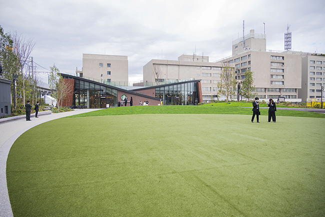 「大井町トラックス」の広場「トラックスパーク」