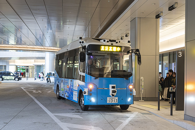 KDDIとJR東日本が期間限定で行なっている、無料で試乗できる自動運転バス