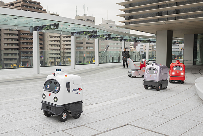 高輪ゲートウェイシティで働く警備や清掃、デリバリーを行うロボットたち