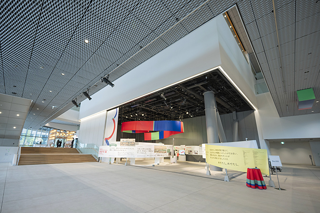 「モン タカナワ:ザ ミュージアム オブ ナラティブズ」2階エントランスロビー付近に位置する「Box300」