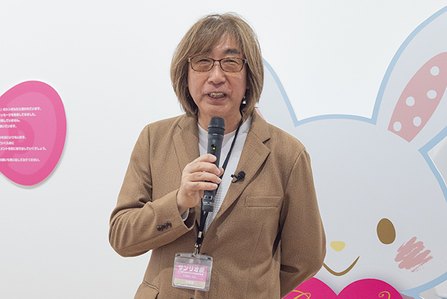 「サンリオ展 FINAL ver. ニッポンのカワイイ文化60年史」でギャラリートークを行うサンリオの高桑秀樹氏