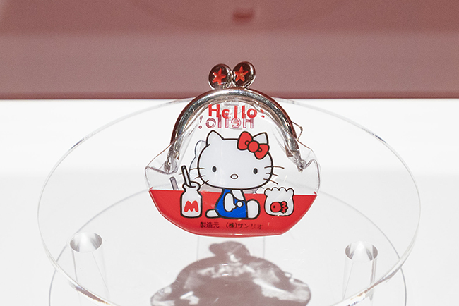 「サンリオ展 FINAL ver. ニッポンのカワイイ文化60年史」の展示物(ハローキティ)