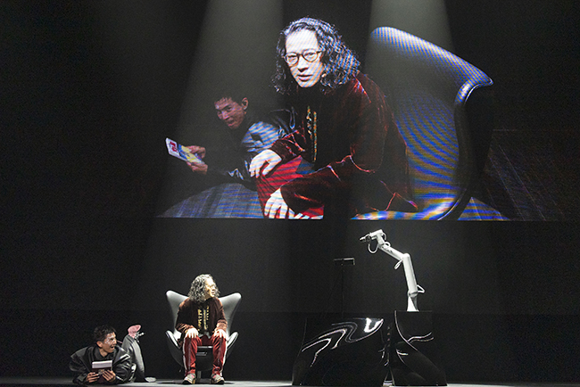 モン タカナワで開催の『マンガローグ：火の鳥』ゲネプロにマンガローガーとして登場した又吉直樹さん