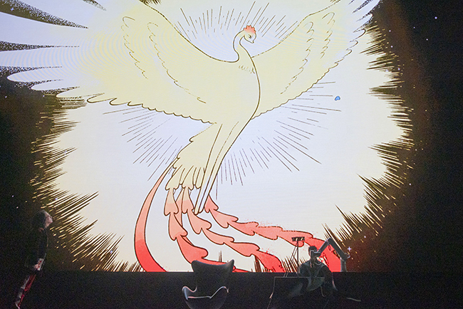 モン タカナワで開催の『マンガローグ：火の鳥』ゲネプロで火の鳥が登場！