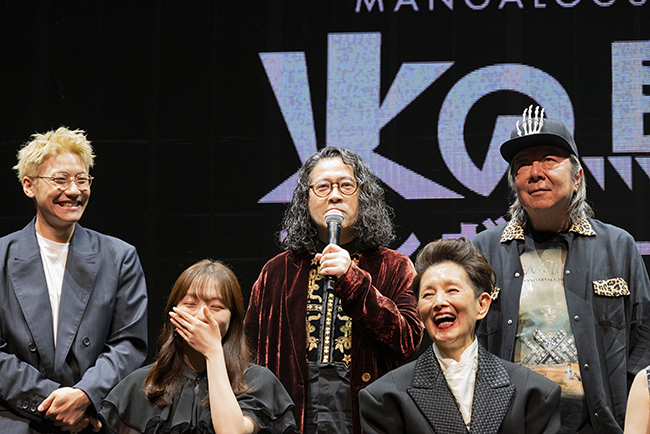 モン タカナワで開催の『マンガローグ：火の鳥』ゲネプロにマンガローガーとして登場した又吉直樹さん