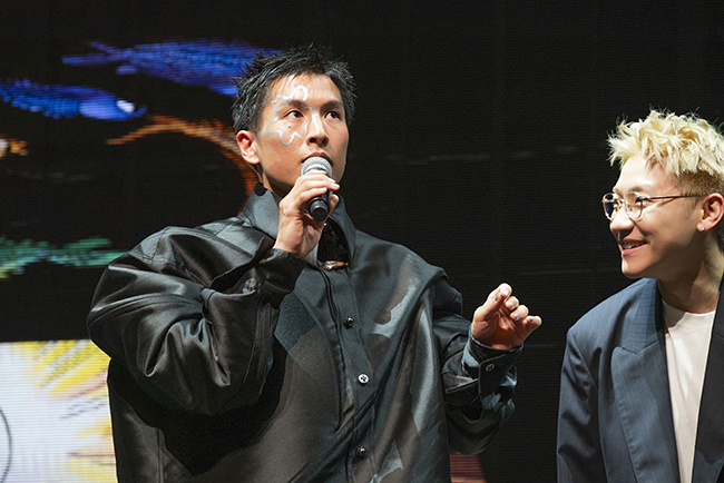 モン タカナワで開催の『マンガローグ：火の鳥』ゲネプロに登壇した、ページめくり係の伊藤さん