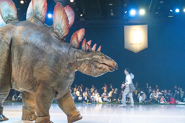 「ディノサファリ 2026（DINO SAFARI 2026）」公開ゲネプロに登場したステゴサウルス