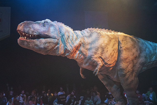 「ディノサファリ 2026（DINO SAFARI 2026）」公開ゲネプロに登場したティラノサウルス
