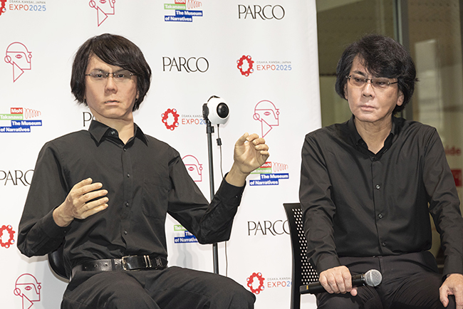 「いのちの未来+(プラス)」記者発表に登壇した石黒浩教授と石グロイド