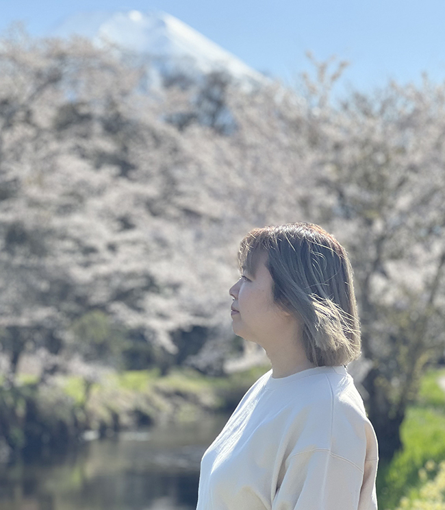 《レーヴ・デ・リュミエール》親⼦で楽しめる夏休み限定ワークショップ「ゴッホの《ひまわり》をちぎり絵で描こう
