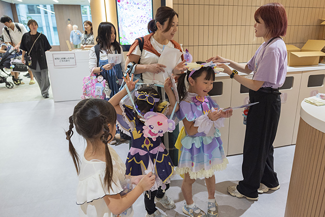 『映画名探偵プリキュア!不思議な庭と2⼈の秘密』キッズイベント独占 親子試写会